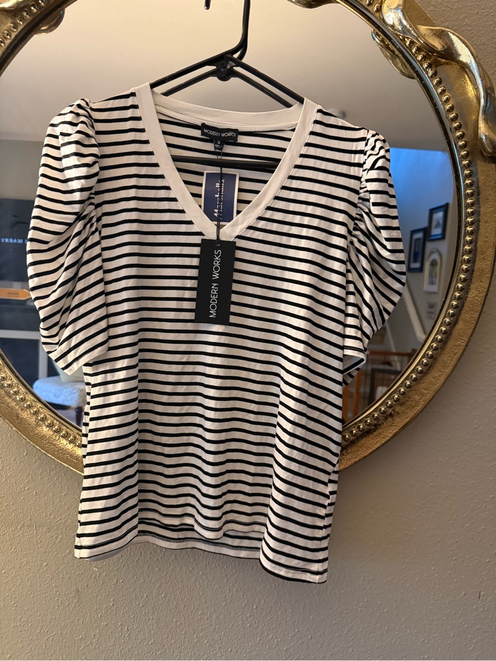 Women's Black & White Striped V-Neck Puff Sleeve Top